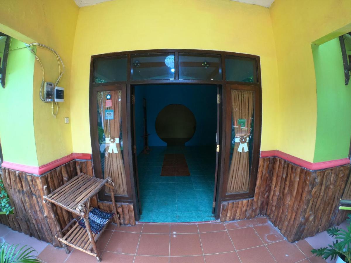 Owl Hostel Karimunjawa Luaran gambar