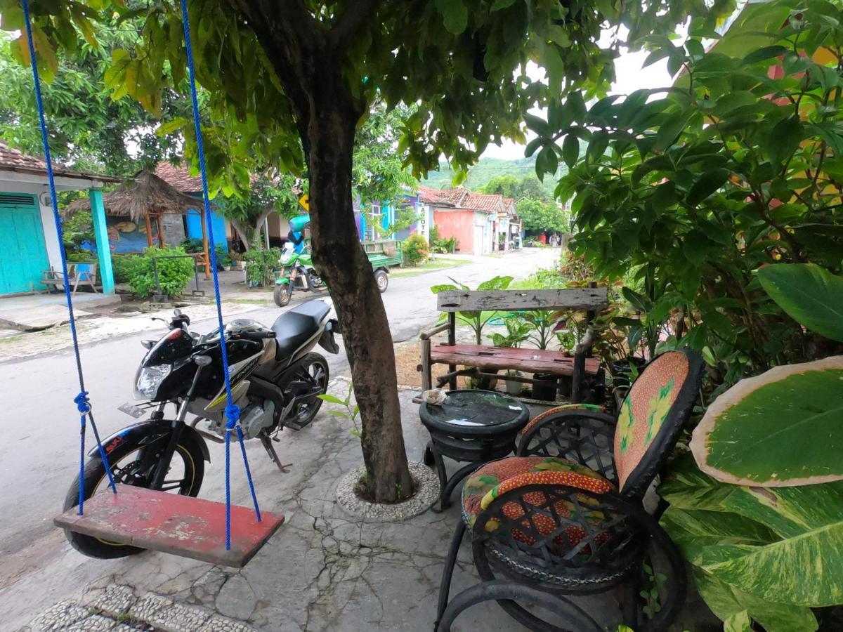 Owl Hostel Karimunjawa Luaran gambar