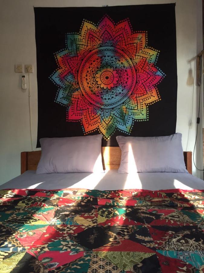 Owl Hostel Karimunjawa Bilik gambar